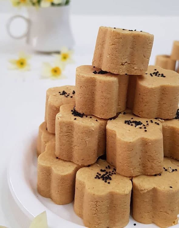 نان نخودچی (جعبه ۵۰۰گرمی)