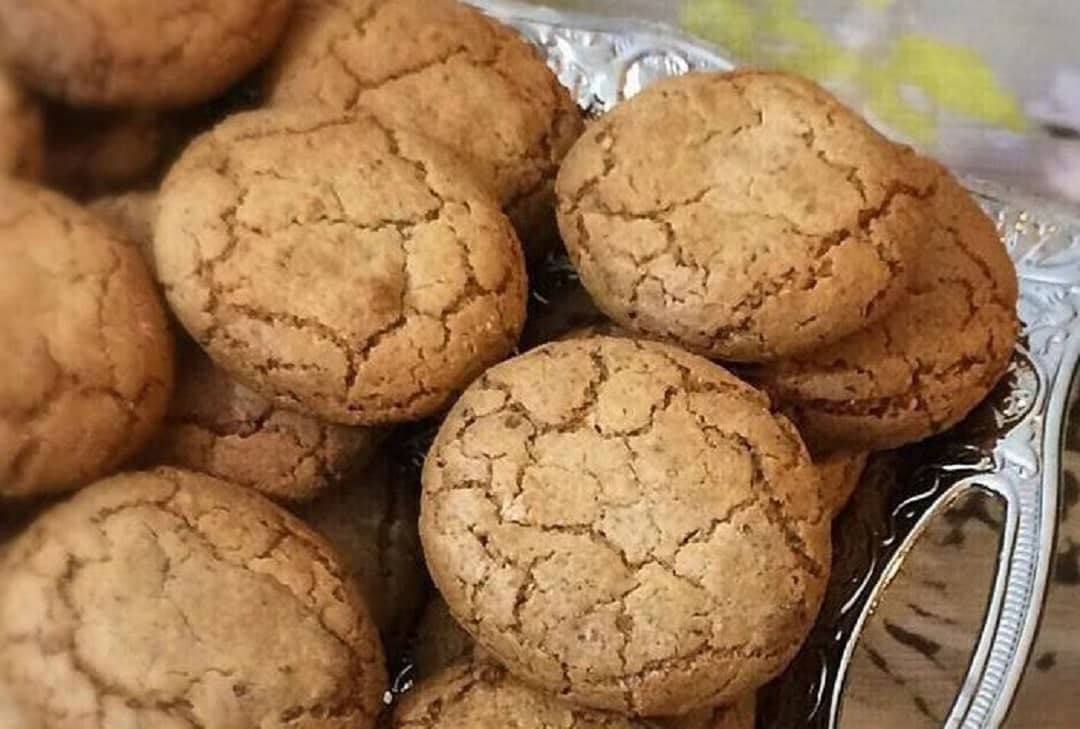 شیرینی گردویی (جعبه ۸۰۰گرمی)